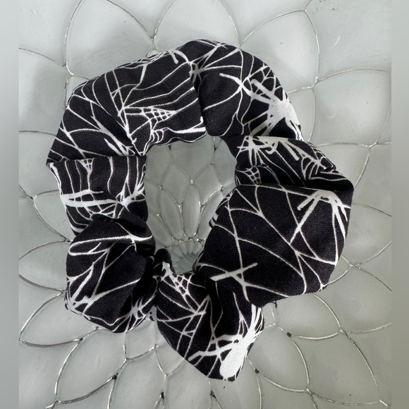 Lita Kinsey “Glow In The Dark” Scrunchie Trio Pack - Picture 3 of 5